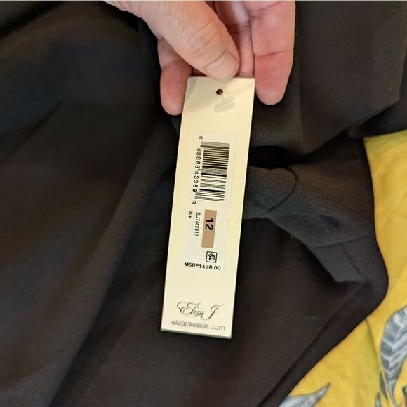 ELIZA j elegant lbd sz 12 high lo knee length black a line scoop neck nwt - Picture 3 of 7